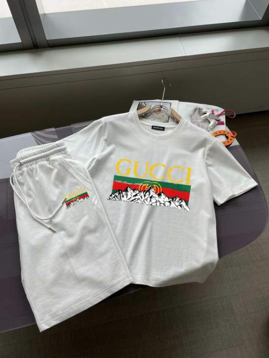 Picture of Gucci Shirt Pant Suits _SKUGucciM-5XLkdtn5522217